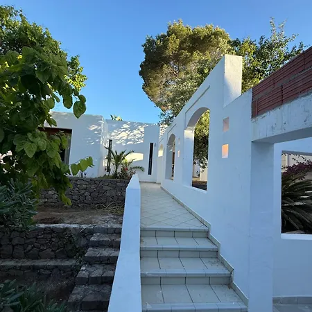 Villa Cala Tarida * Cala Tarida (Ibiza)